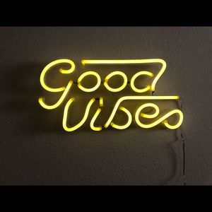 Good Vibes Neon USB Plug Light